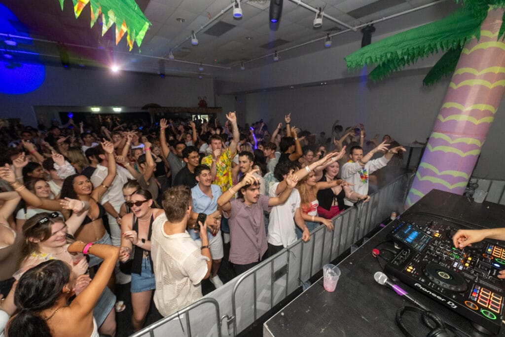 Beach Party_Roaming_WEB-278