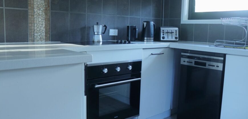 Shared Furnished Duplex Close to Broadwater