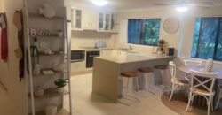 Flat mate to share prime location