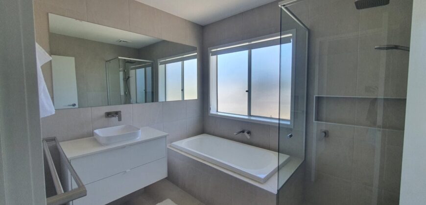 Coastal Home – furnished room available