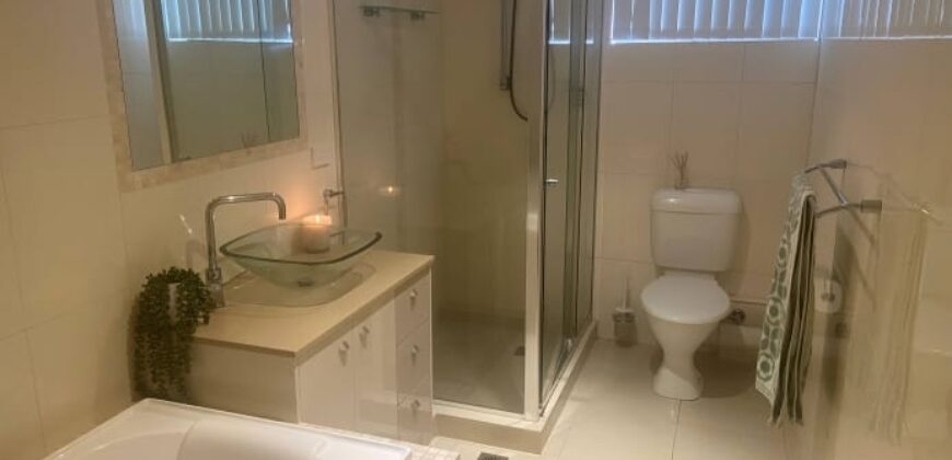Flat mate to share prime location
