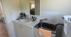 Furnished bedroom in Labrador – Female student