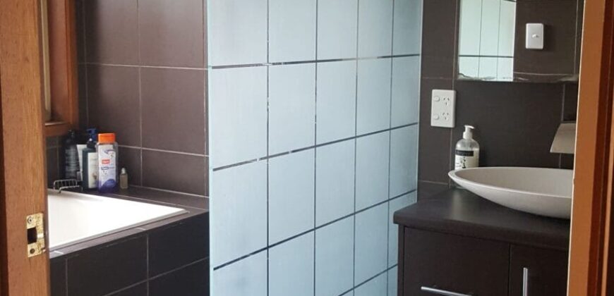 Boarding Room in Helensvale with Popular Meal Option