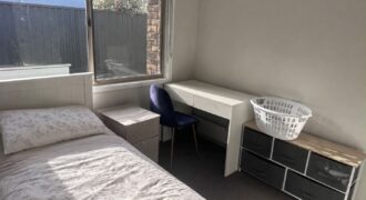 Fully Furnished Room in Hope Island – Female Student Preferred