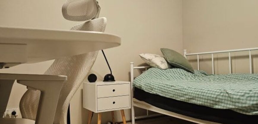 Boarding Room in Helensvale with Popular Meal Option