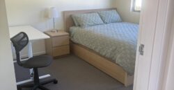 Furnished bedroom in Labrador – Female student
