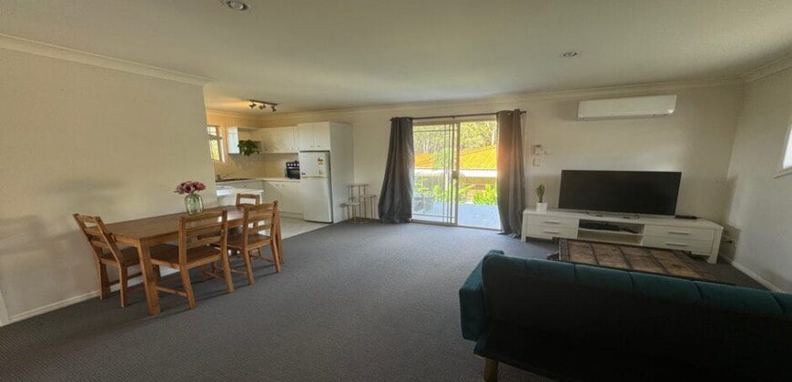 Private Furnished Room in 2 Bedroom Flat 
