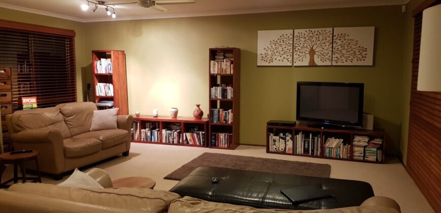 Boarding Room in Helensvale with Popular Meal Option
