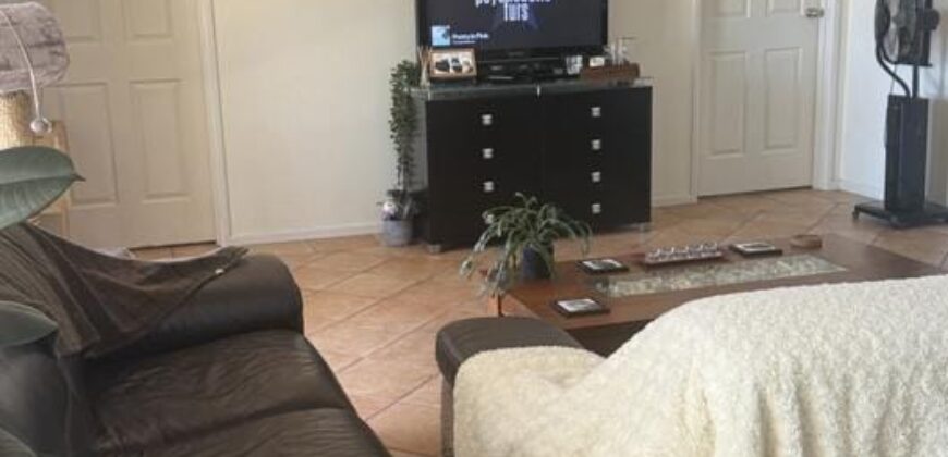 Furnished bedroom in Labrador – Female student