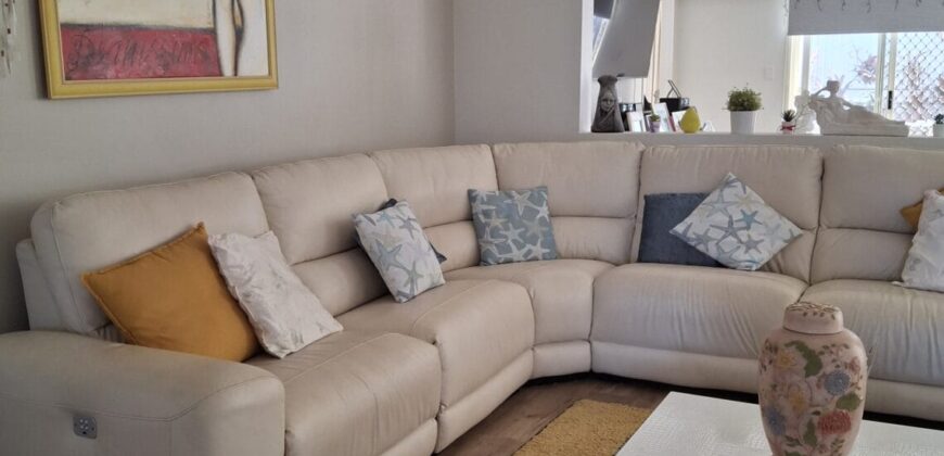 Beautiful House with Four Bedrooms Available