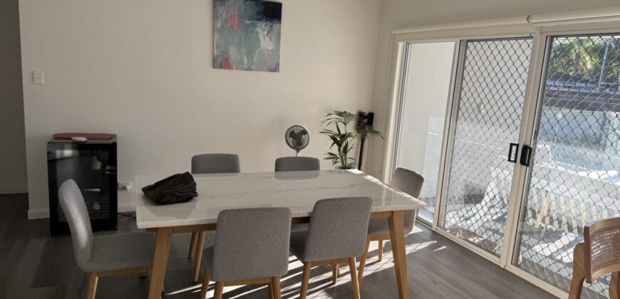 Furnished room in a lovely family home in Carrara