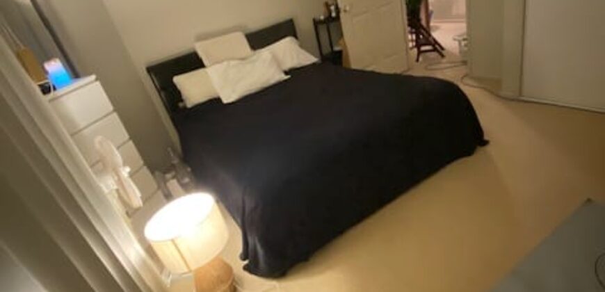 Shared Furnished Town House Hope Island Overlooking Golf Course
