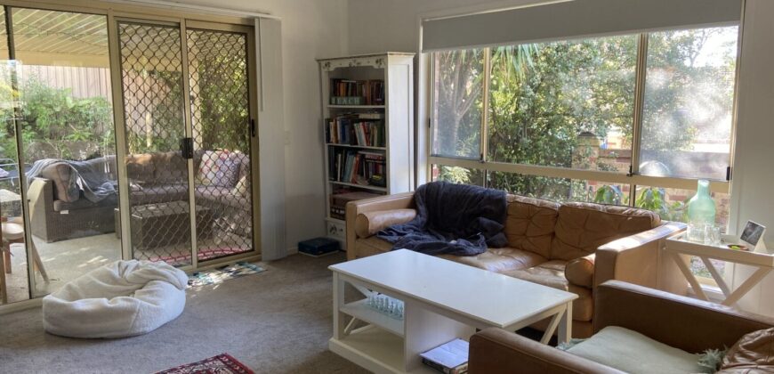 2 Furnished Bedrooms in Home Very Close to the Tram Station