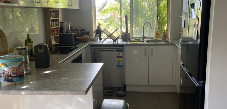 2 Furnished Bedrooms in Home Very Close to the Tram Station