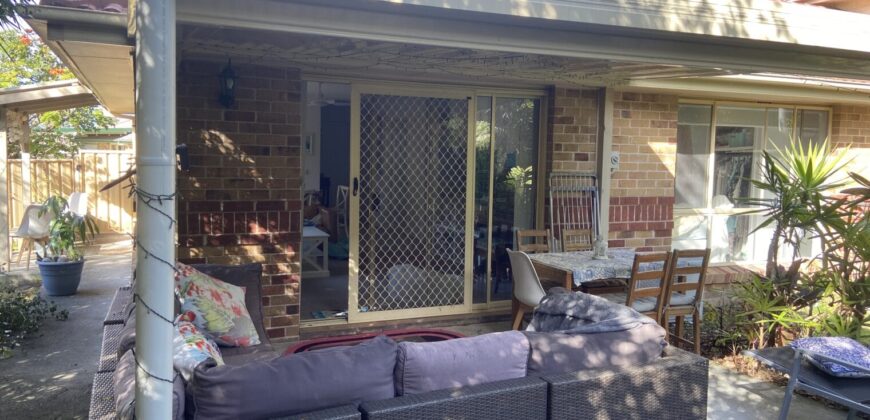 2 Furnished Bedrooms in Home Very Close to the Tram Station
