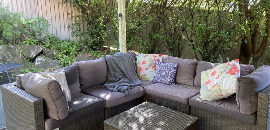 2 Furnished Bedrooms in Home Very Close to the Tram Station