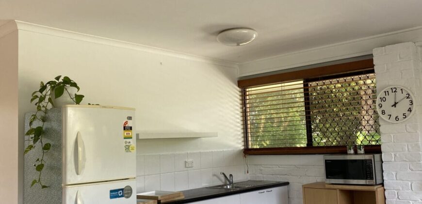 Fully furnished granny flat for 1 – Female preferred