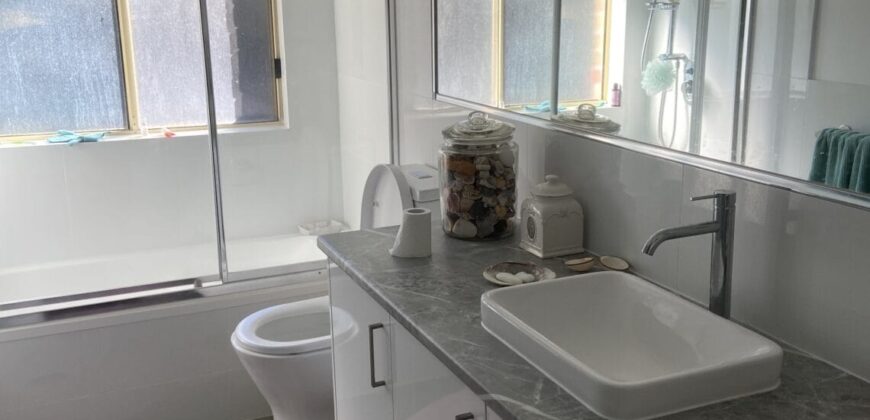 2 Furnished Bedrooms in Home Very Close to the Tram Station