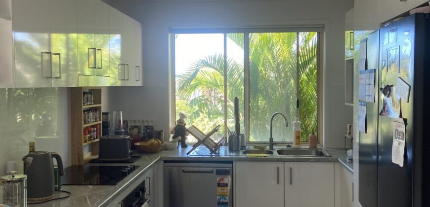 2 Furnished Bedrooms in Home Very Close to the Tram Station